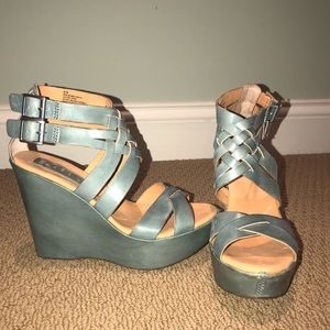 Korks Wedges!